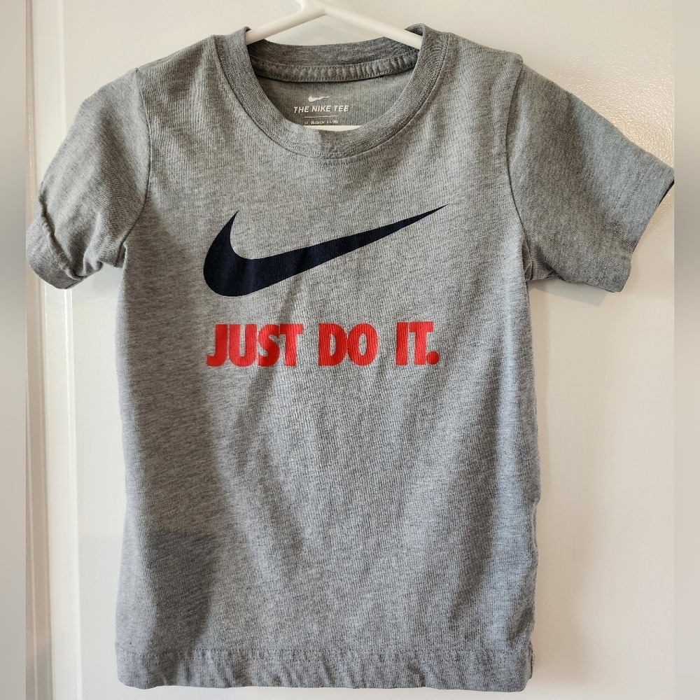 Nike Kids Just Do It Swoosh Graphic T-Shirt Heather Grey 4T Athletic Cut Tee
